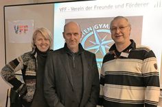 Hans-Jochen Roos (re.) mit den Vorsitzenden des VFF Dr. Klaus Schwill und Ute Alpen.