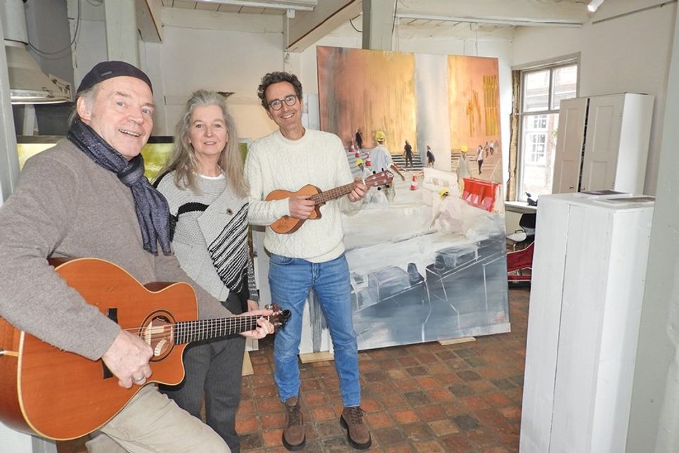 Claudia Esra-Ahrens und die „Werkstattpoeten“ Arne Lauritzen (li.) und Joachim Roth machen kulturell am 21. Februar gemeinsame Sache.