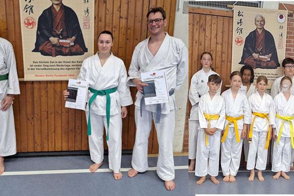 Erfolgreiche Sportlerinnen und Sportler der Karatesparte des TSV Lensahn.