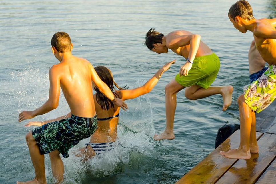Auf ins kühle Nass, insbesondere für Kinder und Hunde ist das Wasservergnügen jetzt wieder unbedenklich.
