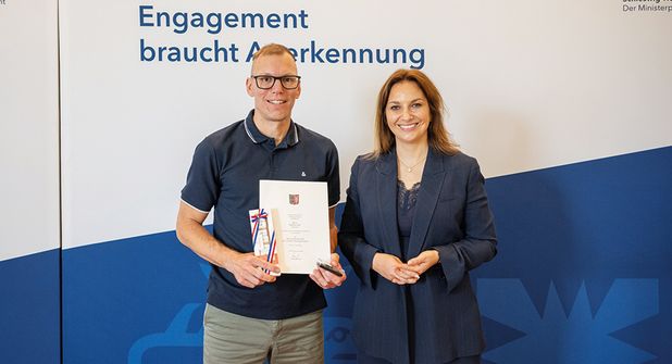 Matthias Haß aus Ahrensbök erhält Sportverdienstnadel des Landes