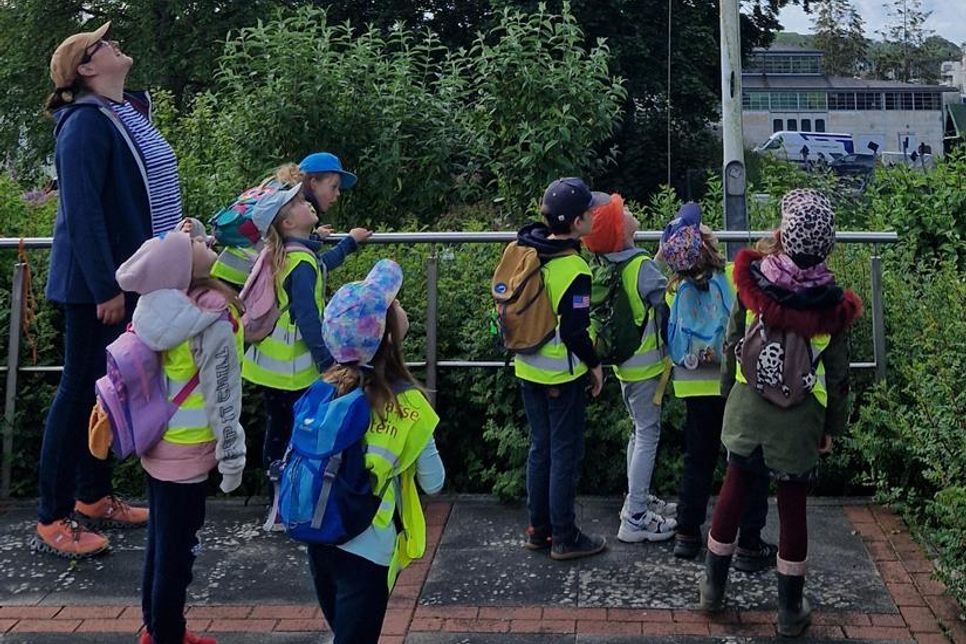 Auch das ordnungsgemäße Flagge hissen wurde geübt.