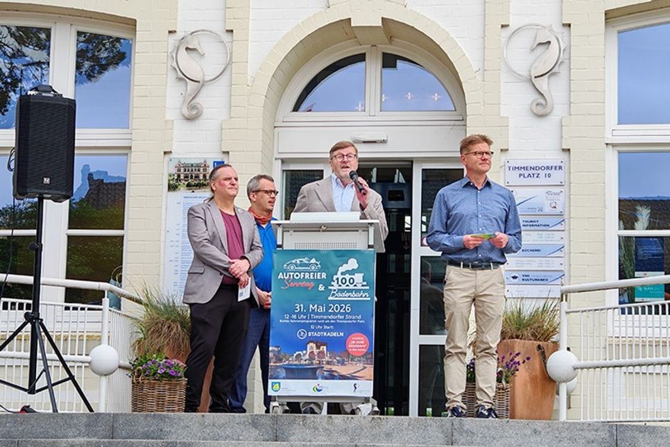 „100 Jahre Bäderbahn“:  Großer Zuspruch beim autofreien Sonntag in Timmendorfer Strand