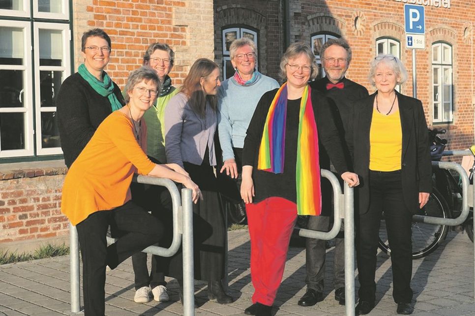 Das Vokalensemble „bunT gemischT“ singt Stücke aus aller Welt und Epochen, bunt gemischt wie der Name es schon ausdrückt.