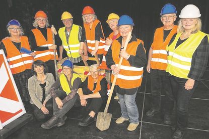 Das Jedermanns-Kabarett-Theater aus Kronshagen führt vorwiegend kabarettistische Programme auf.