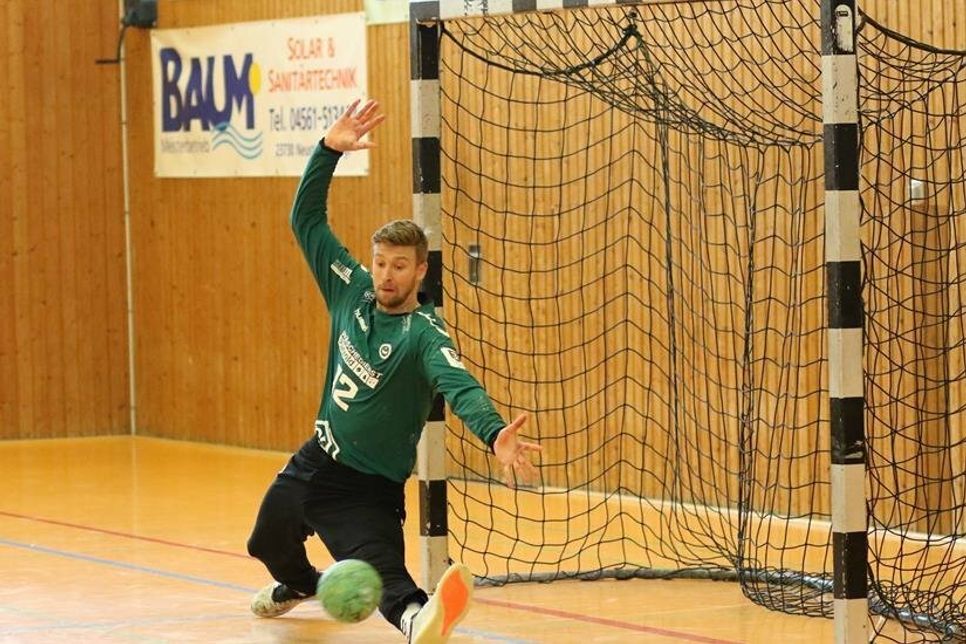 War einmal der sichere Rückhalt seiner Vorderleute - Max Fochert Nr. 12.
