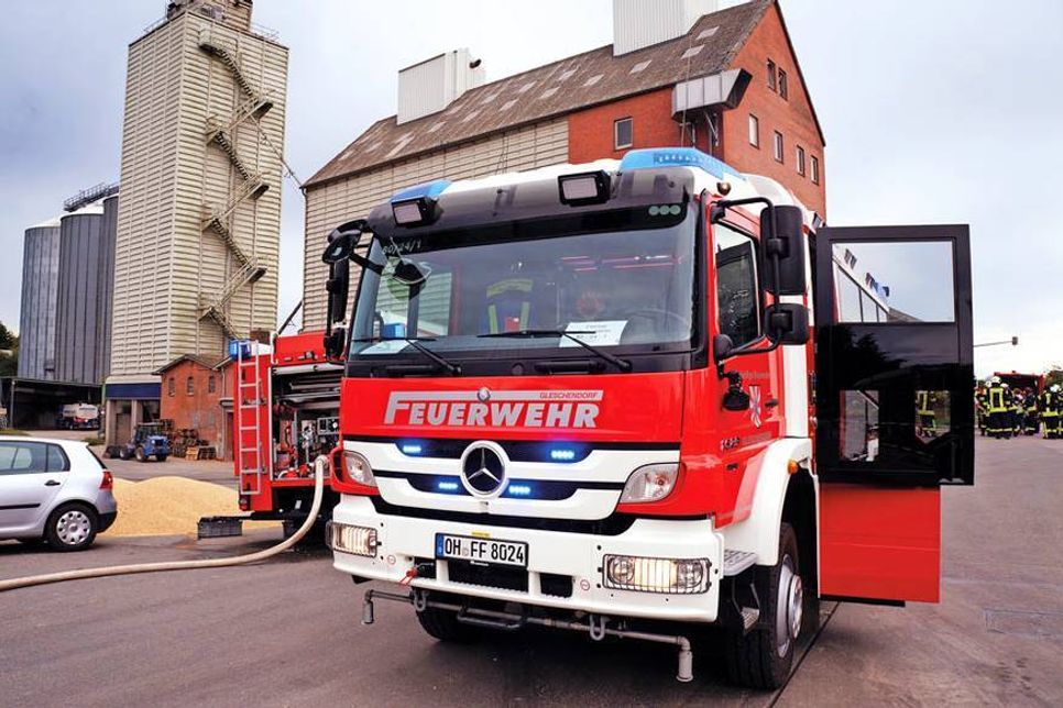 Ein defekter Motor unter dem Dach sorgte für ein Feuer im Silobereich. (Foto: Niklas Rabe)