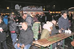 Vor allem am frühen Samstagabend war der Kirchplatz gut besucht.