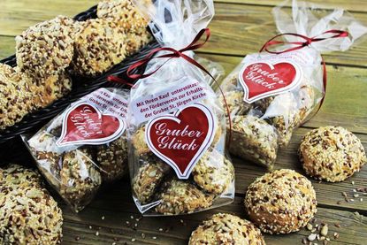 „Gruber Glück“ ist ab Freitag, dem 2. Dezember in allen Filialen der Landbäckerei Puck erhältlich.