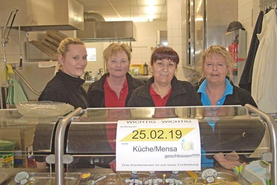 Ein seit langem eingeschworenes Team: Die „Küchencrew“ der Mensa Schönberg.