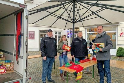 Auch Bürgermeister Björn Demmin unterstützte das Wohltätigkeitsprojekt.