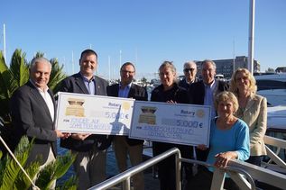 Spendenübergabe mit: Oliver Seiter, Geschäftsführer ancora Marina, Stephan Perner, Vorsitzender „Kinder auf Schmetterlingsflügeln“, Thorsten Schmidt, Präsident Rotary Club, Kerstin Olschwsky, Geschäftsführerin Kinderschutzbund, Dr. Georg Heerten, Rotary Club Orga-Team, Rüdiger Nittritz, Rotary Club Orga-Team, Mechtild Piechulla, Vorsitzende Kinderschutzbund, und Nina Hiller, Rotary Club Orga-Team (v. lks.).