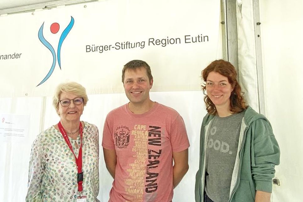 Ingrid Berger, Dr. Lars Grübener und Stefanie Hönig (beide vom Erlebnis Küchengarten Schloss Eutin) boten ein Kinderprogramm.