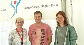 Ingrid Berger, Dr. Lars Grübener und Stefanie Hönig (beide vom Erlebnis Küchengarten Schloss Eutin) boten ein Kinderprogramm.