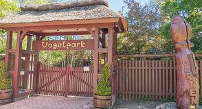 Streit um den Vogelpark Niendorf/Ostsee spitzt sich zu:  Gemeinde fordert Räumung – Betreiber und ein Teil der Politik sehen Gesprächsbedarf
