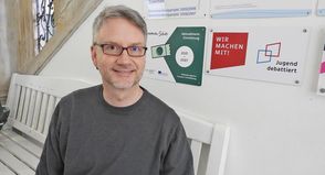 Lehrer Lars Steinmann betreut das Projekt „Jugend debattiert“ seit sieben Jahren an der Voß-Schule.