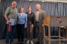 Klaus Schütt (Moin! Vereinsheld des Jahres), Jutta Voigt (2. Vorsitzende des Kreissportverband Ostholstein), Wiebke Watzlawek (Stiftungen der Sparkasse Holstein) und Jürgen Fischer (Beisitzer des Kreissportverband Ostholstein) (v. lks.).