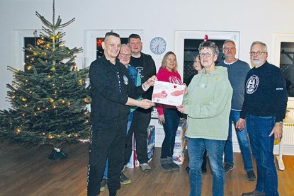 In der vergangenen Woche  übergaben einige der Mitglieder des Motorrad Initiative Lübeck e.V.  Sachspenden an Gabi Stienemeier-Goss, Koordinatorin der „Kinder auf Schmetterlingsflügeln“.