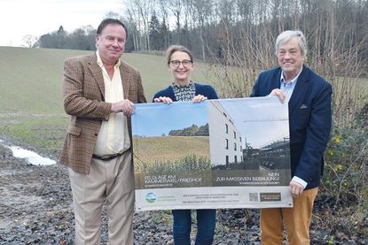 Dr. Dieter Pruss (links), Friederike Zeckey und Holger Oertel kämpfen mit ihrem Verein „Lebenswertes Scharbeutz“ unter anderem gegen eine massive Bebauung des Grundstücks „Scharrstücken“.