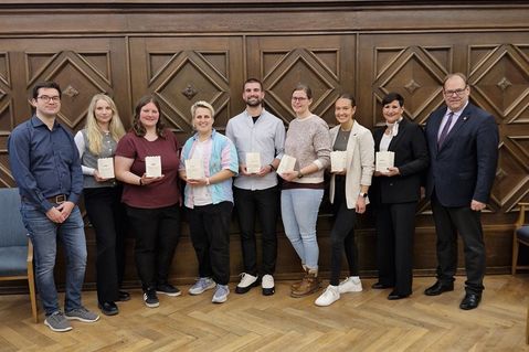 Die Begrüßung fand im alten Sitzungsaal des Rathauses statt.