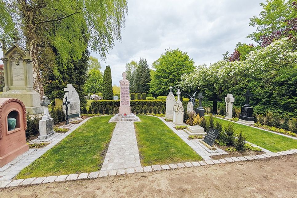 Neugestalteter Bereich auf dem Friedhof Gleschendorf feierlich vorgestellt