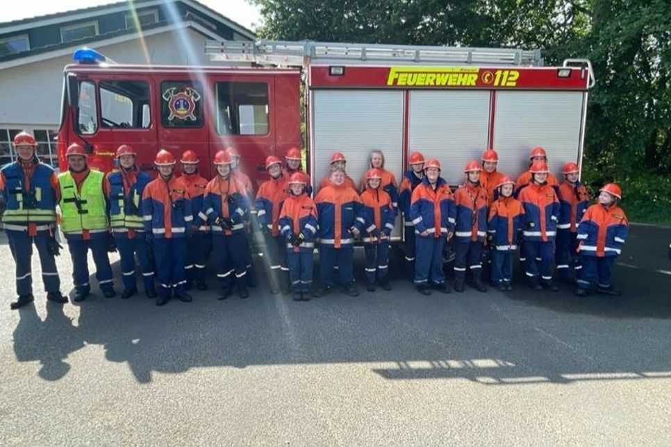 Insgesamt 22 Jugendfeuerwehrleute nahmen an dem 24-stündigen Probedienst teil.