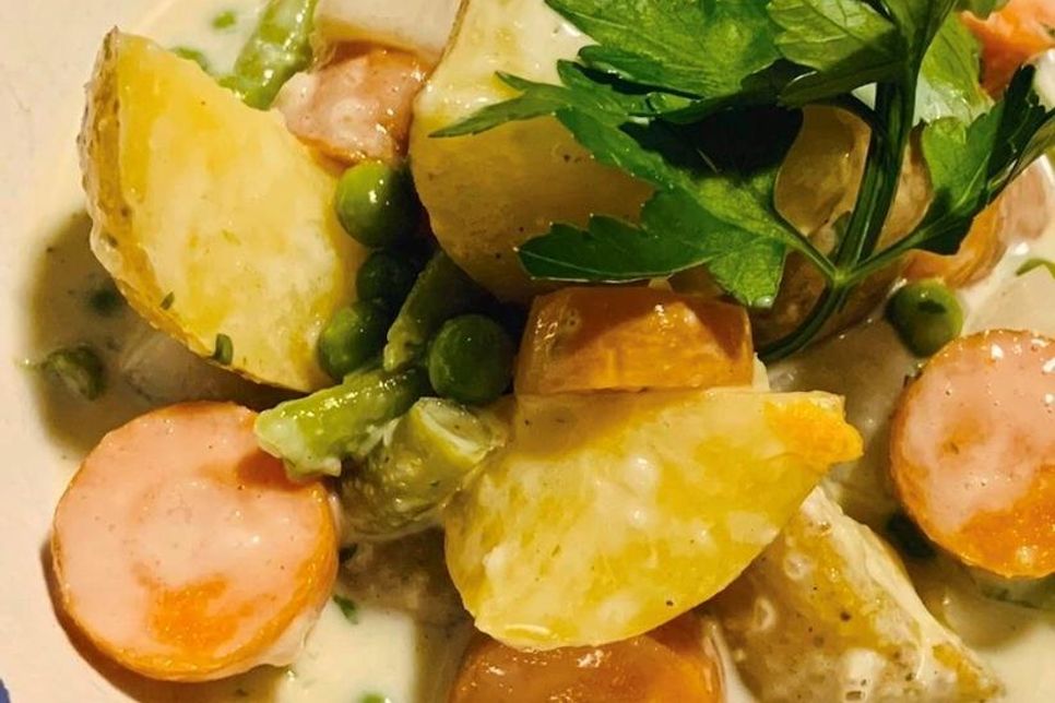 Leckere Hausmannskost aus saisonalem Gemüse, die jedem schmeckt.