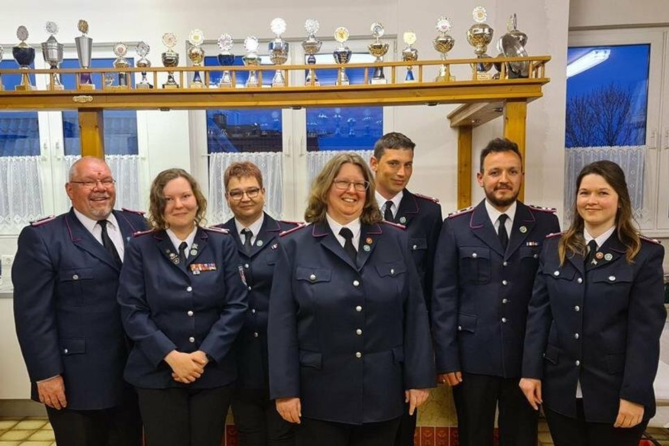 Frank Oehmke, Josefine Krell, Sylvia Oehmke, Anja Lafrentz, Johannes Krüger, Christian Harms, Nicole Ahrens (v. lks.).