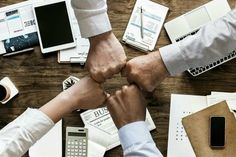 Eines der Konzepte, die das digitale Marketing revolutioniert haben, ist das Performance Marketing. Es konzentriert sich auf messbare Aktionen und zielt darauf ab, konkrete Ergebnisse zu erzielen.