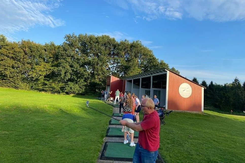 Beim Golf-Schnupperevent konnte auch der Abschlag geübt werden.