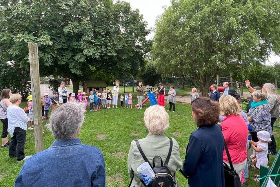 Die Kita-Kinder hatten mit den Erzieherinnen einige Lieder einstudiert, die sie beim Fest mit viel Freude zu Gehör brachten.