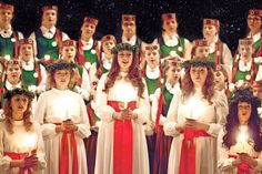 Der Mädchenchor „Cantus“ und die „Lucia Voices“ stimmen eindrucksvoll auf die Weihnachtszeit ein. (Foto: Veranstalter)