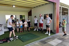 Abschlag-Halle für das Messen der Schlägerkopfgeschwindigkeit des Drivers.