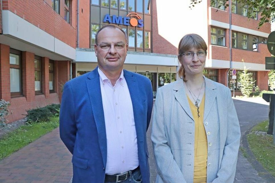 Chefärzte Dr. Frank Helmig und Jasmin Bock.