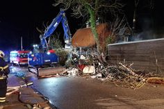 Ein Bagger des THW kam ebenfalls zum Einsatz.
