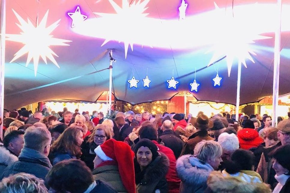 Von wegen „nichts los“. Bei der After-Work-Party am vergangenen Donnerstagabend war es rappelvoll.