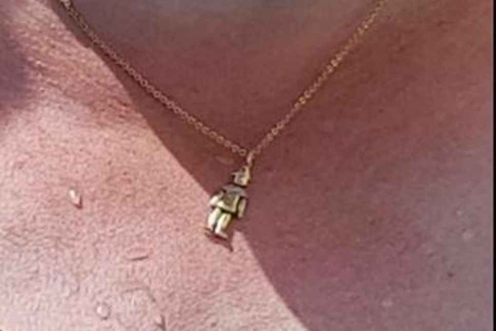 Das Foto der Halskette veröffentlichte die Polizei kurz vor der Sendung „Aktenzeichen XY... ungelöst“. (Polizei: Foto der Halskette freigegeben)
