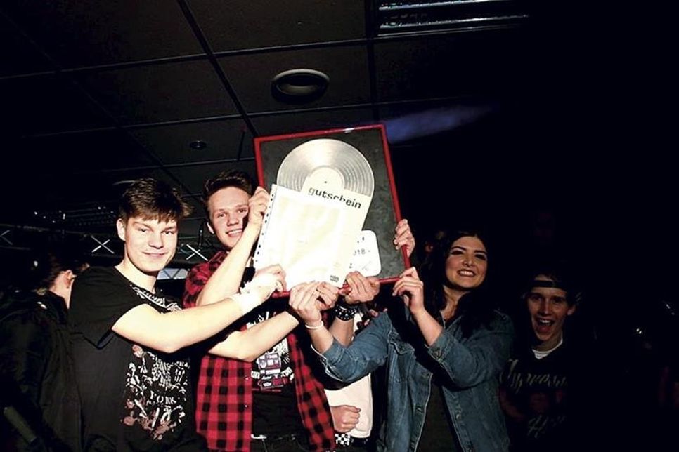 Neben der „Goldenen Schallplatte“ gibt es auch weitere, tolle Preise zu gewinnen. (Foto: School of Rock)