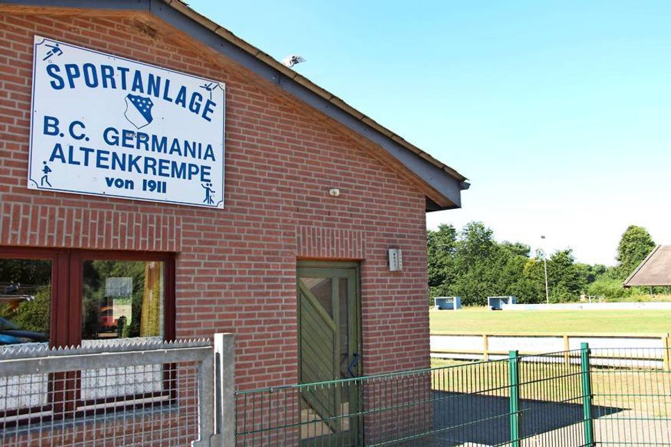 Auch ein Teil des Sportplatzes vom BCG Altenkrempe steht auf dem Spiel.