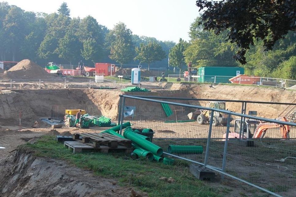 Die Baugrube am Küstengymnasium ist bereits ausgehoben.