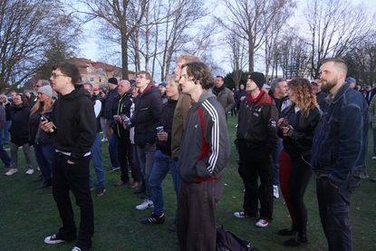 Über den Tag verteilt strömten rund 600 Rockfans in den Kurpark.
