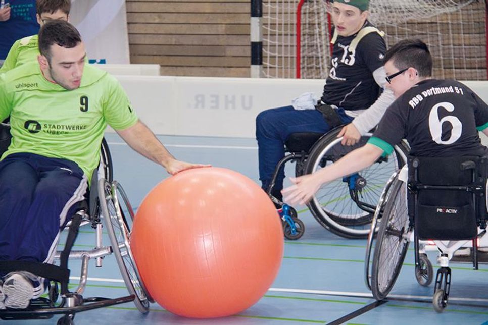 Wheel Soccer: Das Spiel mit dem Riesenball, das allen Spass macht.