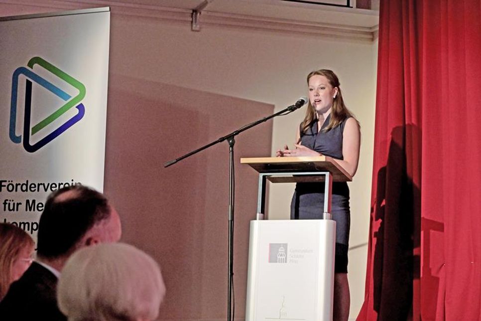 Schülerin Melissa Walzberg stimmte in einer umfassenden Einleitung auf das Diskussionsthema 8. Mai ein, an dem vor acht Jahrzehnten der Krieg zu Ende ging.