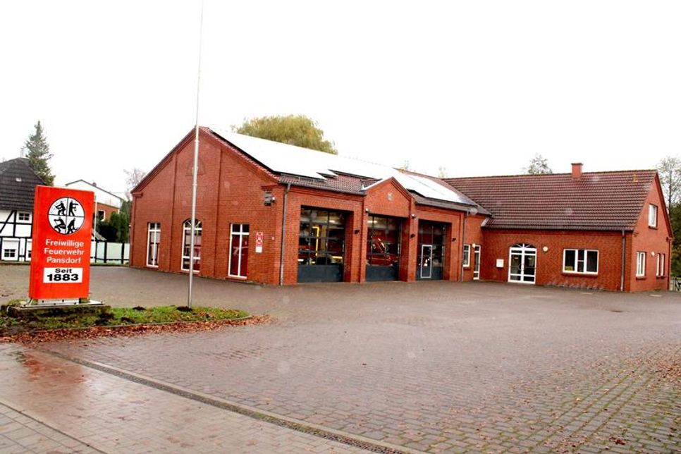 In der Nacht zum vergangenen Mittwoch sind Unbekannte ins Feuerwehrgerätehaus Pansdorf eingestiegen.
