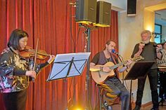 Das Trio Shenoll Tokaj lockerte den Abend mit verschiedenen Musikstücken auf.
