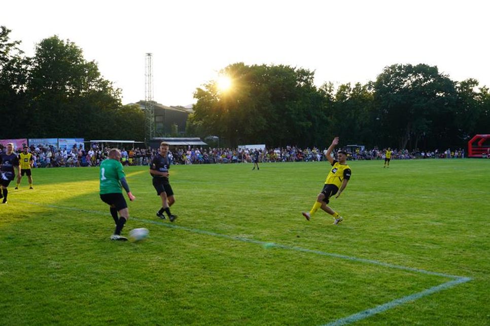 BVB-Angreifer scheitert am Torwart.