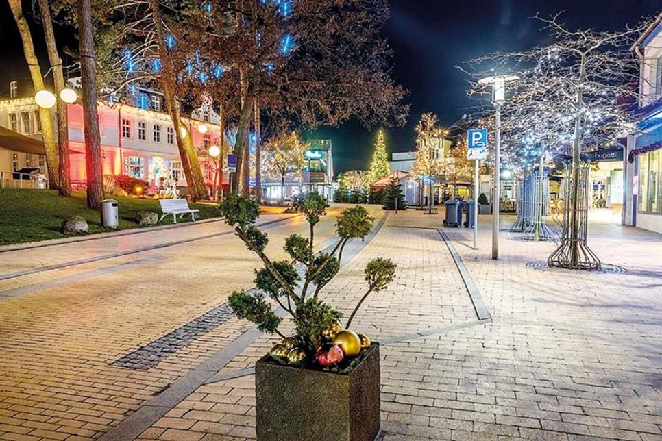 Am Samstag bringen die Lichter vorweihnachtliches Flair nach Timmendorfer Strand.