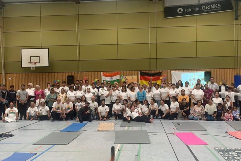 Treffpunkt Ostholsteinhalle: Grömitz wurde zum internationalen Mittelpunkt der Yoga-Welt.