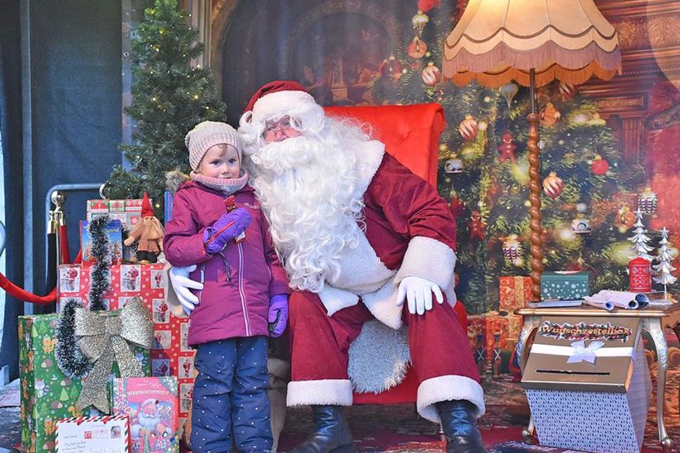 Der Lübecker Weihnachtsmann lädt am Sonntag in Eutin alle Kinder zur Sprechstunde ein.