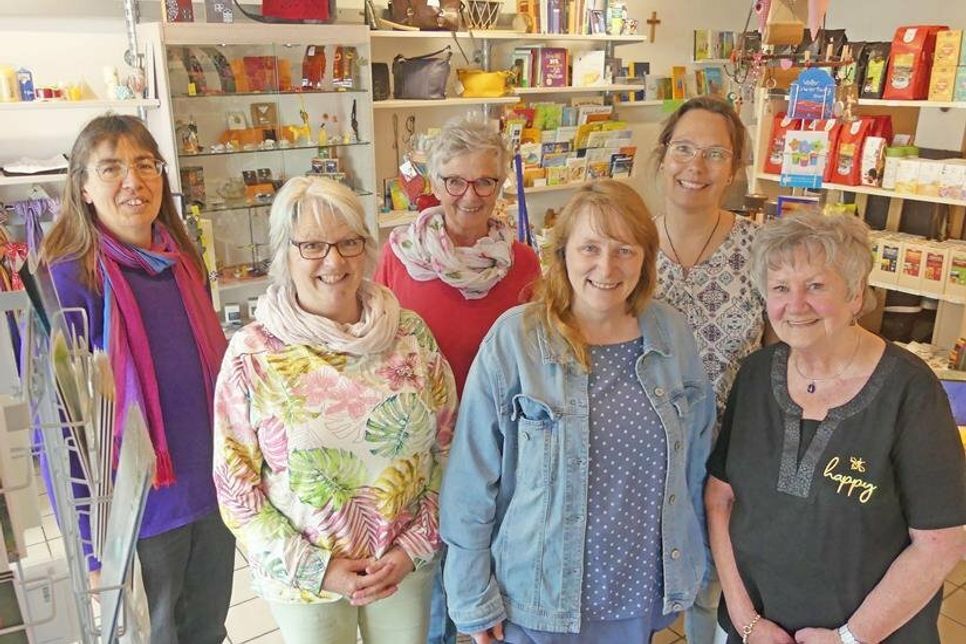 Der Ahrensböker Kirchenladen und sein Team sagen Tschüs – am 10. Juni schließen die Damen die Tür ein allerletztes Mal ab, aber vorher wird gefeiert: Am kommenden Samstag mit einer Abschiedsparty und in der Woche danach mit tollen Rabatten.